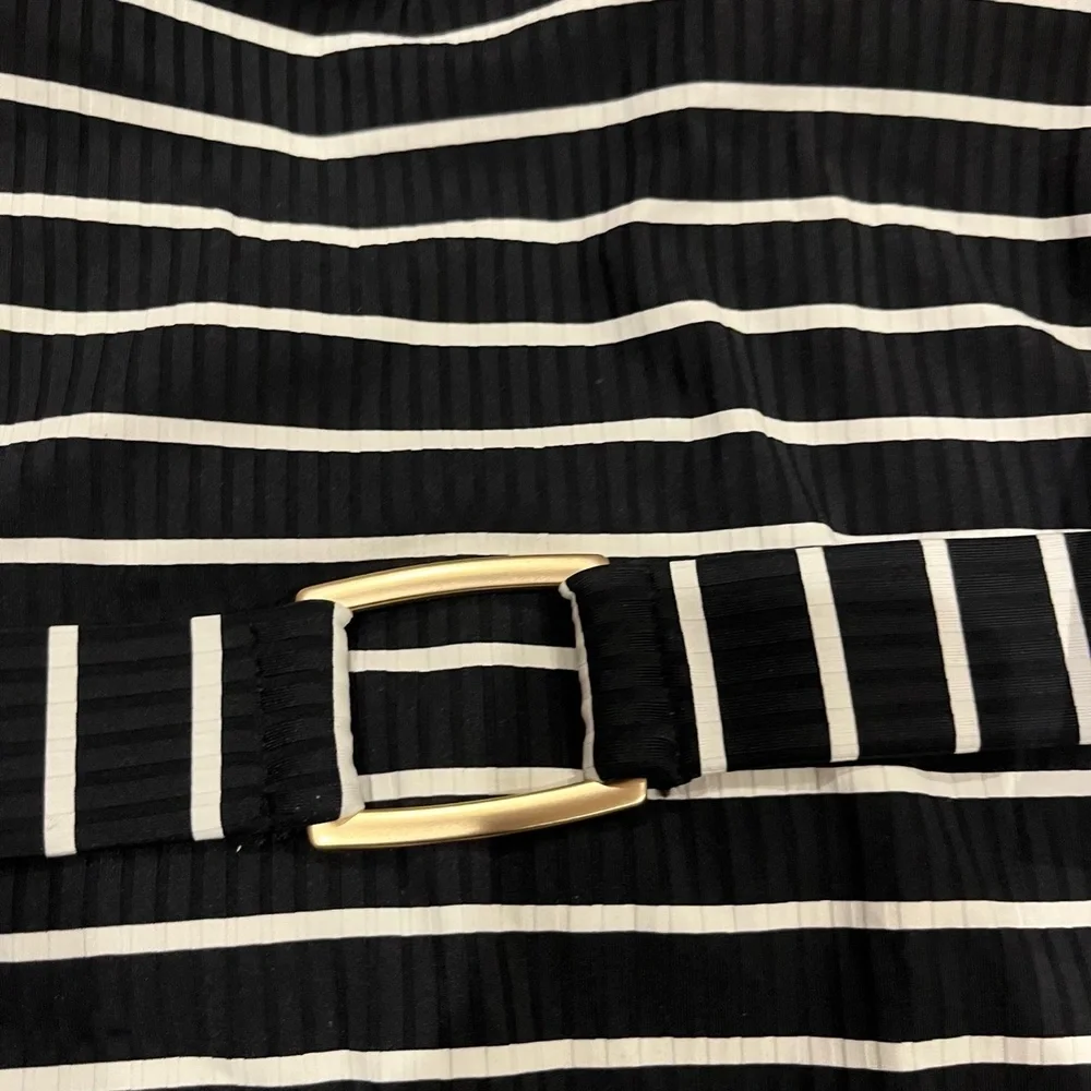 New NWT Lands End Black White Swimsuit Onepiece Stripe Belt Size Extra Small XS - Picture 7 of 8